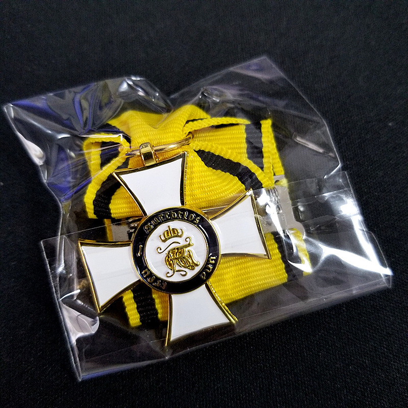 Classic Cross Medal Replica Co - Collectible Vintage Brooches incelemesi ve fiyatı